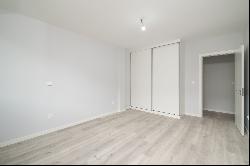 Flat, 3 bedrooms, for Sale