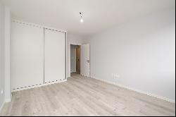 Flat, 3 bedrooms, for Sale