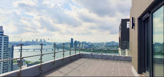 One Bailey Penthouse: Redefining Luxury Living in Prestigious Banpo