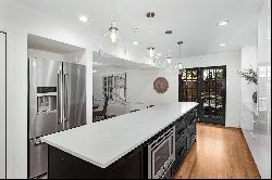 Beautifully Renovated Townhome in Convenient North Buckhead Location