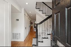 Beautifully Renovated Townhome in Convenient North Buckhead Location