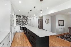 Beautifully Renovated Townhome in Convenient North Buckhead Location