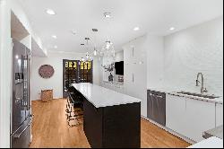 Beautifully Renovated Townhome in Convenient North Buckhead Location