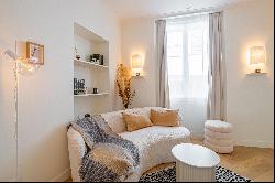 Renovated and furnished one bedroom apartment in the heart of Vieux-Nice.