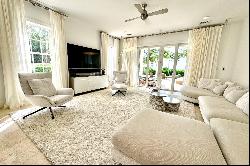 Albany Beachfront Villa W-8