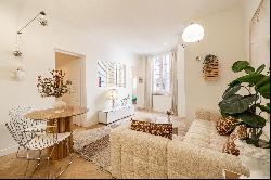 Renovated and furnished two bedroom apartment in the heart of Vieux-Nice.