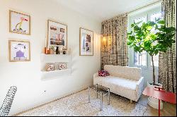 Renovated and furnished two bedroom apartment in the heart of Vieux-Nice.