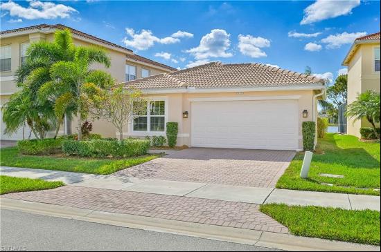 10462 Carolina Willow Dr, Fort Myers FL 33913