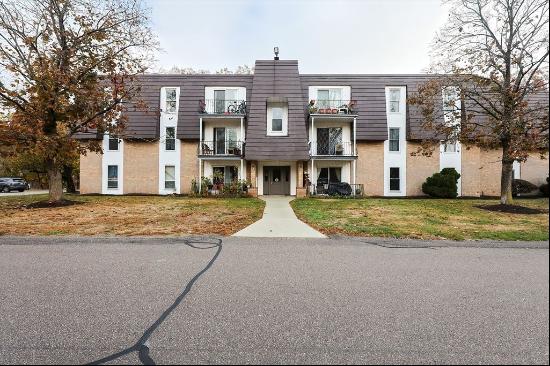 2 Kennedy Ln #42, Milford MA 01757