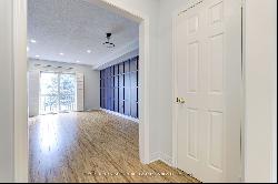 1128 Dundas Street W Unit 4, Mississauga ON L5C1E1