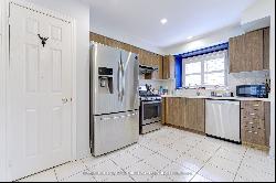 1128 Dundas Street W Unit 4, Mississauga ON L5C1E1