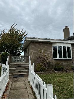 822 Raleigh Lane #A, Woodmere NY 11598