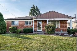 27663 Groveland Street, Roseville MI 48066