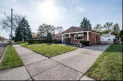 27663 Groveland Street, Roseville MI 48066