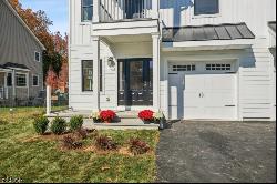 8 Riverside Drive, Clinton Town NJ 08809