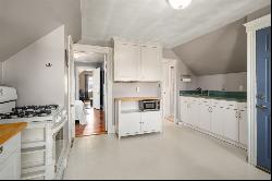 31 Lenox Rd #3, Peabody MA 01960