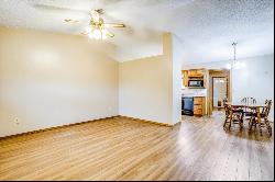 418 W Woodland Dr, Derby KS 67037