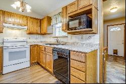 418 W Woodland Dr, Derby KS 67037