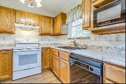 418 W Woodland Dr, Derby KS 67037