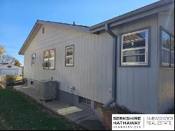 709 E 2nd Street, McCook NE 69001