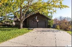 12455 Woodcrest Drive, Omaha NE 68137