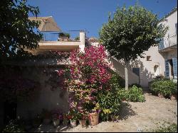 Selected boutique hotel for sale in the picturesque village of S, Sineu 07510