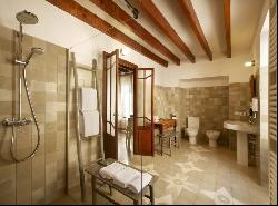 Selected boutique hotel for sale in the picturesque village of S, Sineu 07510