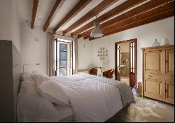 Selected boutique hotel for sale in the picturesque village of S, Sineu 07510