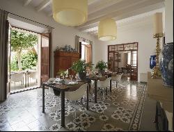 Selected boutique hotel for sale in the picturesque village of S, Sineu 07510