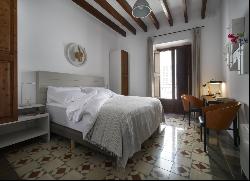 Selected boutique hotel for sale in the picturesque village of S, Sineu 07510