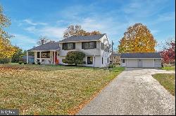 950 Netherwood Drive, Blue Bell PA 19422