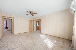 3814 E Countryside Plz, Wichita KS 67218