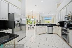 2532 Monterey Ct, Weston FL 33327