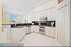 2532 Monterey Ct, Weston FL 33327