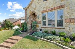 8000 Red River Run, North Richland Hills TX 76180