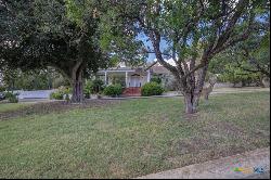 925 Moonglow Avenue, New Braunfels TX 78130