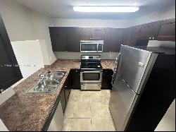 496 NW 165th St Rd Unit D-612, Miami FL 33169