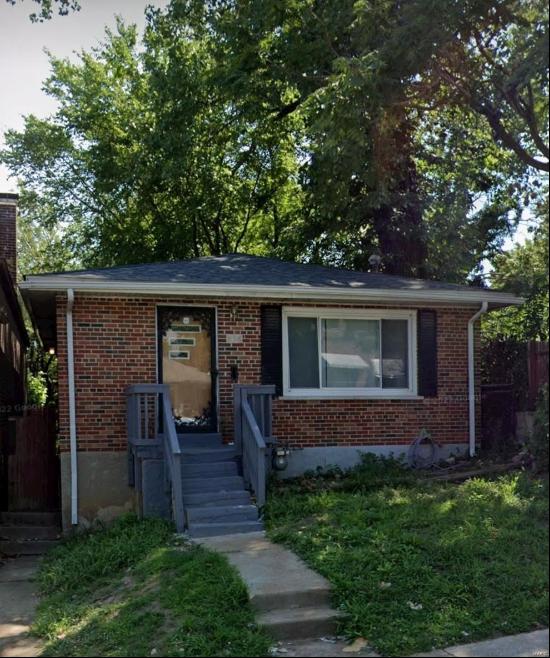 858 Canaan Avenue, St Louis MO 63147