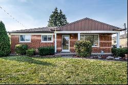 27663 Groveland Street, Roseville MI 48066