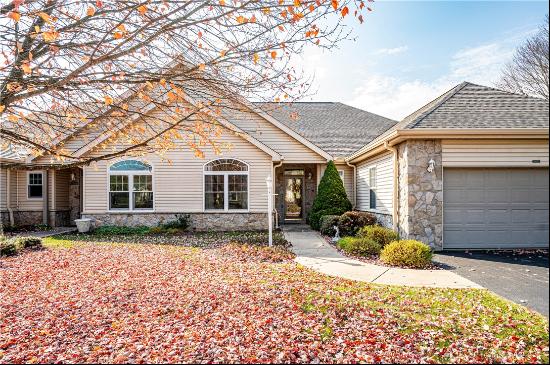 6022 Triple Crown Cir, Hempfield Twp - Wml PA 15601