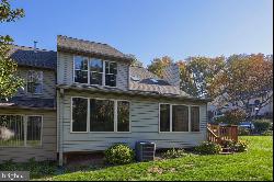 136 River Bend Park, Lancaster PA 17602