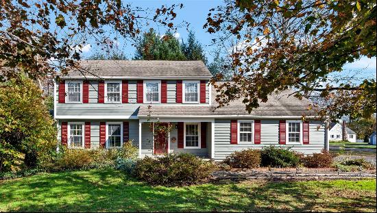 10 Homestead Place, Cheshire CT 06410