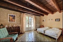 Mas Provençal  with 6 bedrooms and large garden