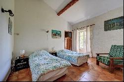 Mas Provençal  with 6 bedrooms and large garden