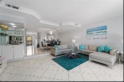 311 La Peninsula BLVD #311, Naples FL 34113