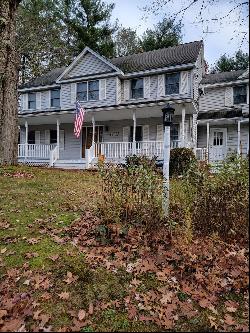 11 Griffin Road, Londonderry NH 03053