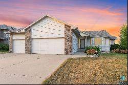 704 W Victory Ln Lane, Sioux Falls SD 57108