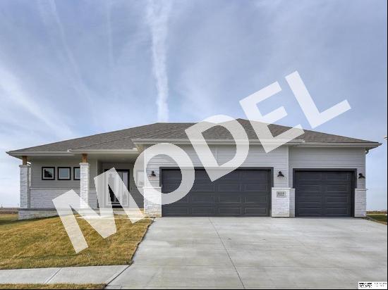 10311 S 105th Street, Papillion NE 68046