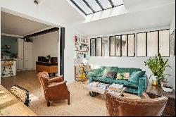 Paris 3rd - Bright Family Apartment with Glass Roof in the Heart of the Marais.