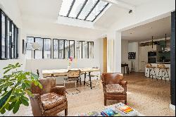 Paris 3rd - Bright Family Apartment with Glass Roof in the Heart of the Marais.